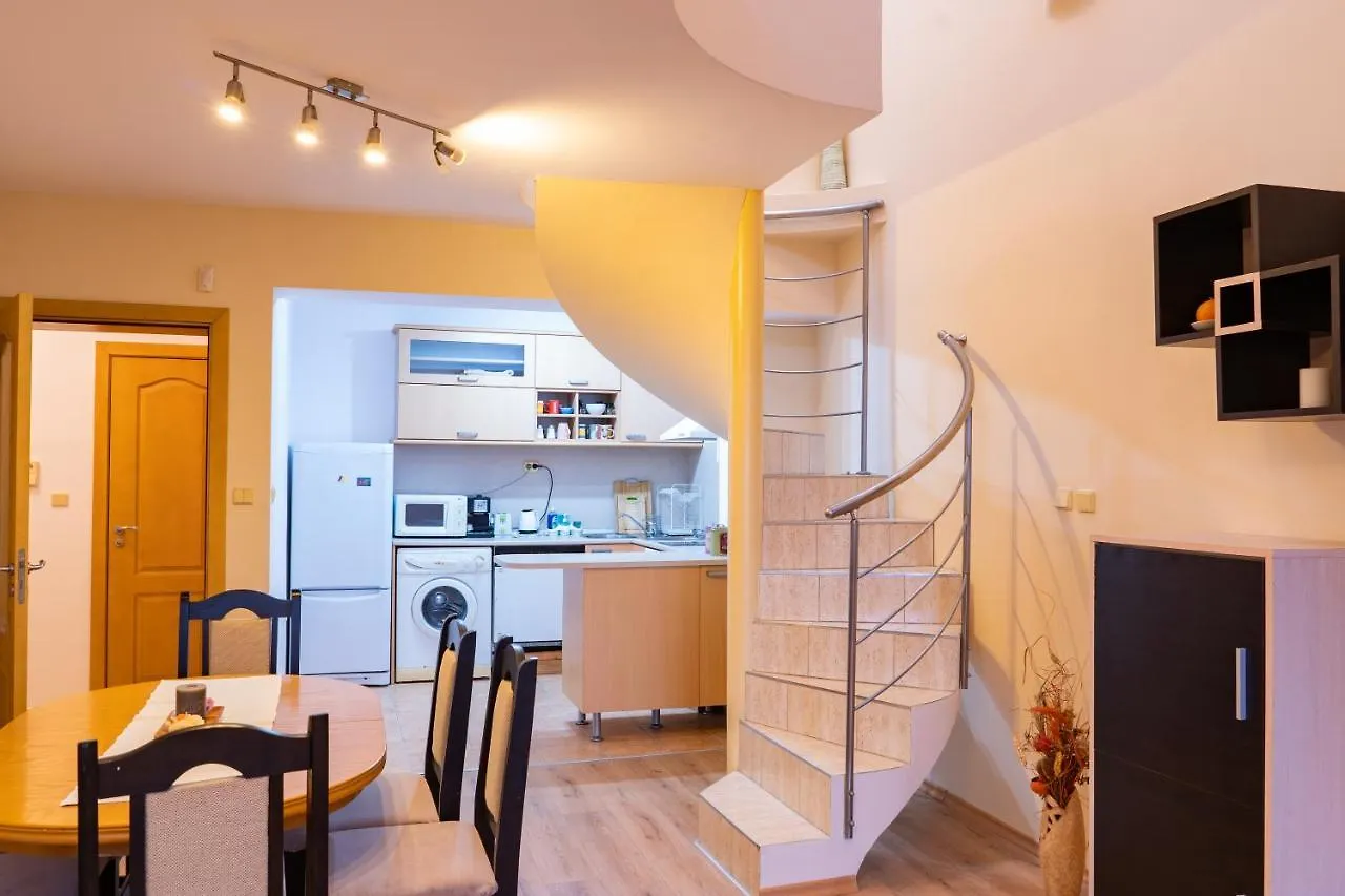 Maisonette Picadilly Warna 0*,