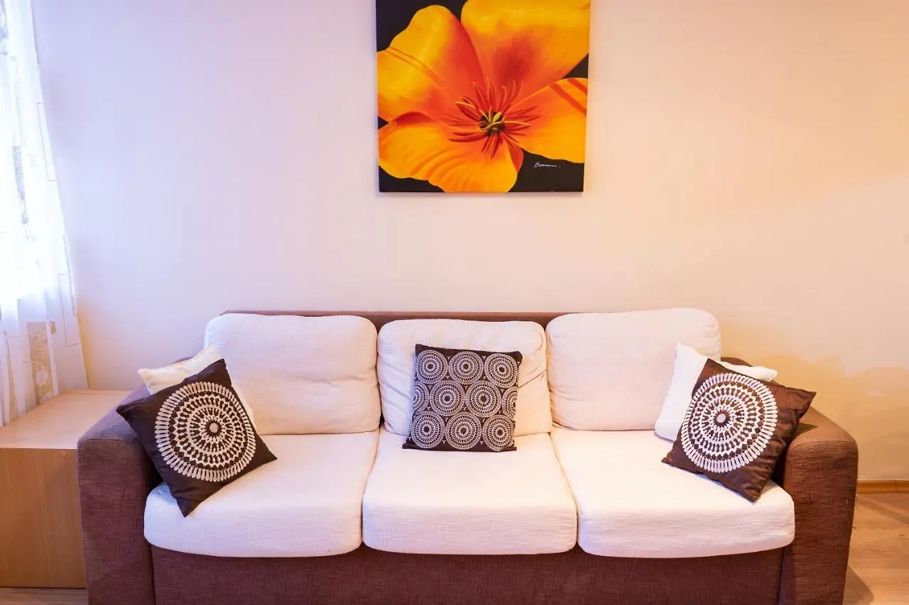 Maisonette Picadilly Warna Apartment