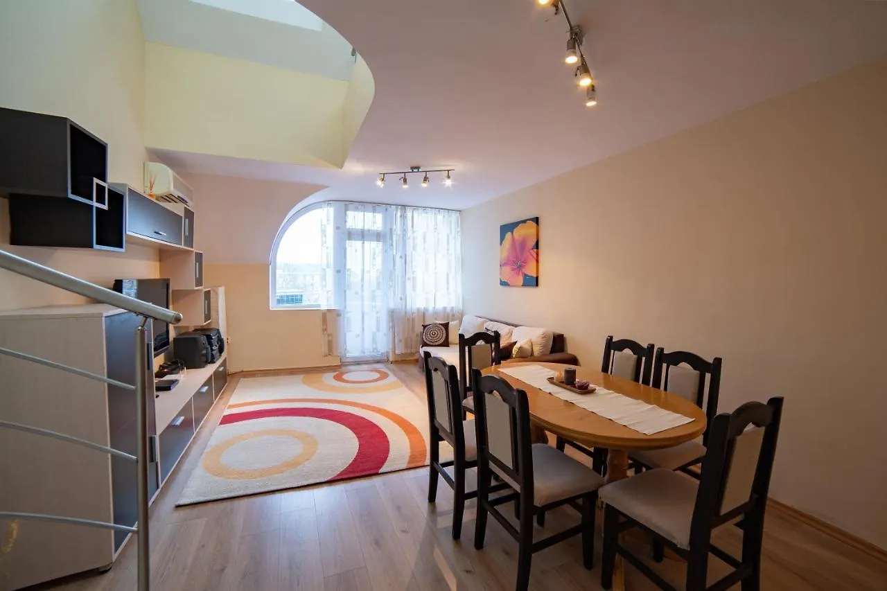 Maisonette Picadilly Warna
