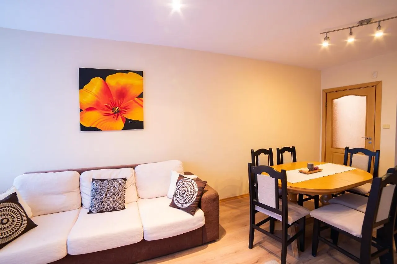 Maisonette Picadilly Warna Apartment